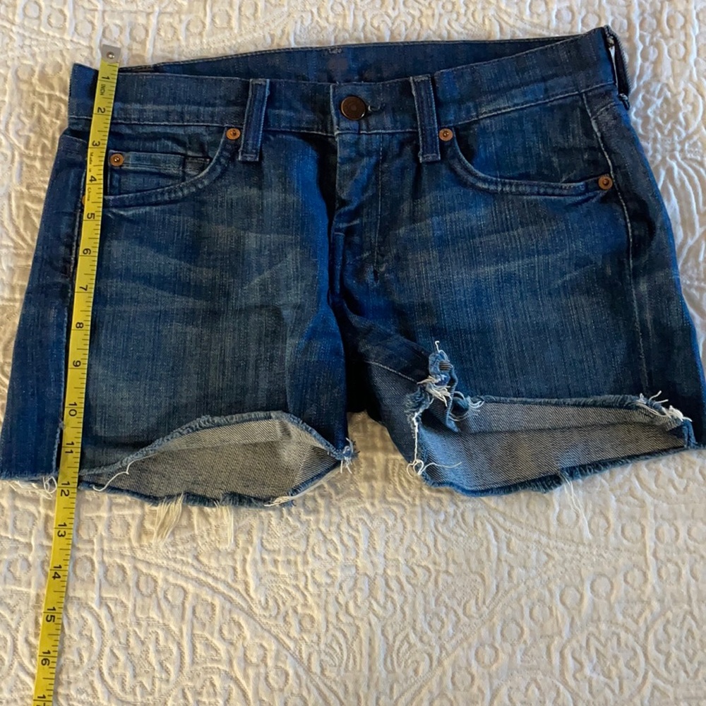 Seven shorts, size 25